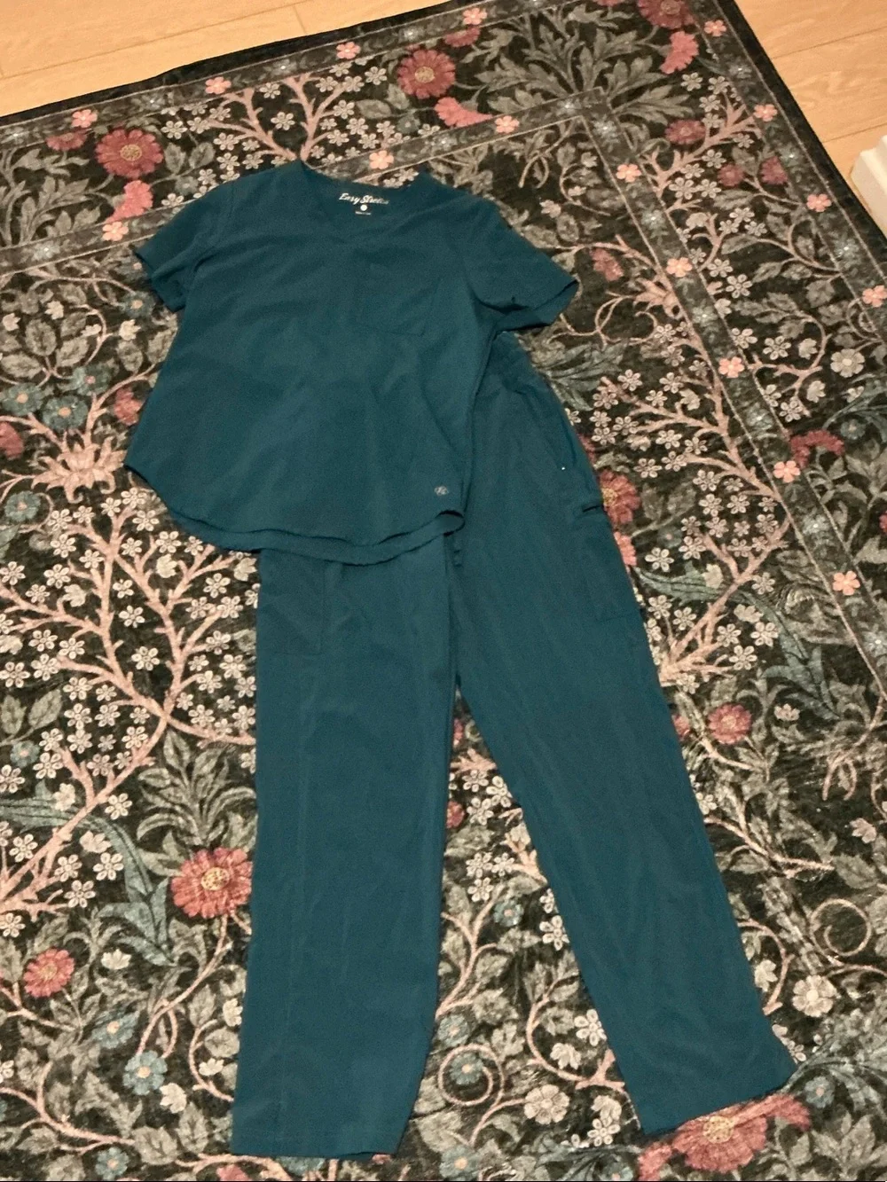 Easy stretch scrub set